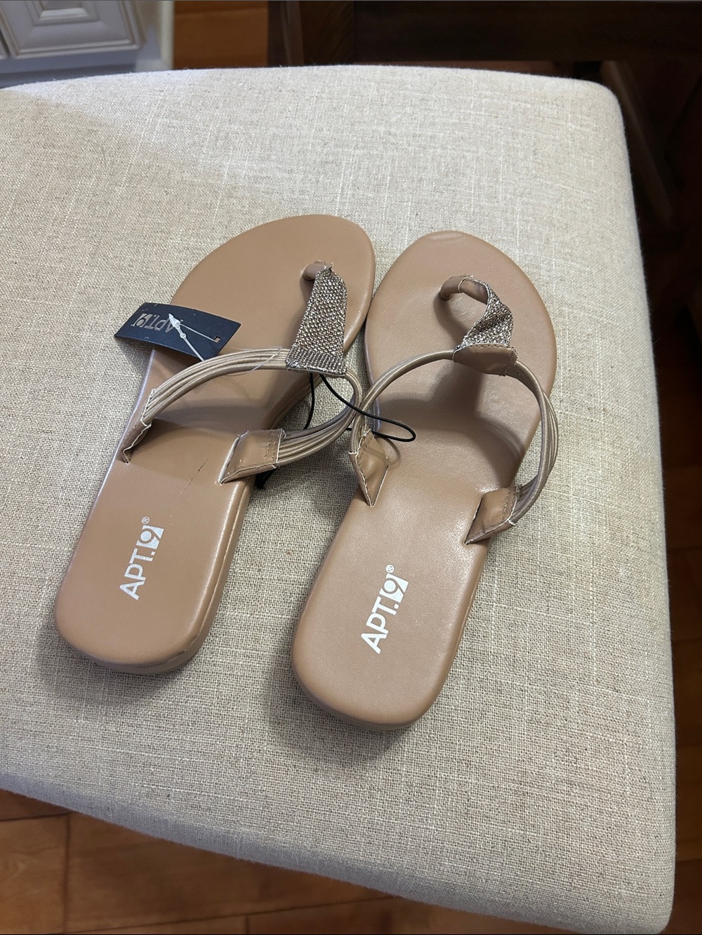 Apt. 9 Women's Neutral Tan Thong Sandals with Sparkle Strap